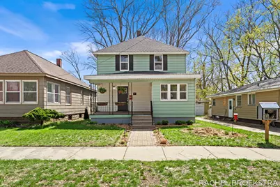 817 W Dale Avenue, Muskegon, MI 49441 - Photo 1