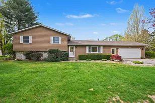 5560 Topanga Dr, Coloma, MI 49038 - Photo 1