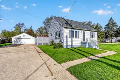965 S Sheridan Drive, Muskegon, MI 49442 - Photo 1