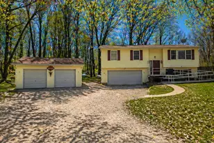 838 Fremont St, Newaygo, MI 49337 - Photo 1