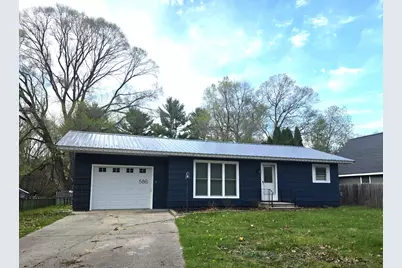 586 W River Road, Muskegon, MI 49445 - Photo 1