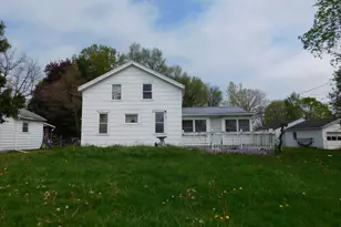 314 Railroad St, Hudson, MI 49247 - Photo 1