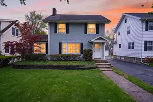 747 Crescent Rd, Jackson, MI 49203 - Photo 1