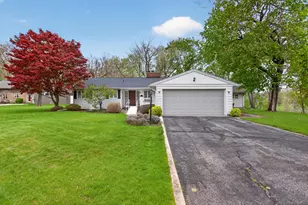 400 Outer Ct, Tecumseh, MI 49286 - Photo 1