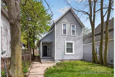 918 Lafayette Avenue NE, Grand Rapids, MI 49503 - Photo 1