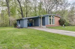 165 Lynn Dr, Battle Creek, MI 49037 - Photo 1