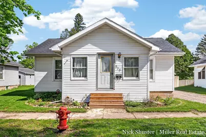 915 E Madison Street, Hastings, MI 49058 - Photo 1