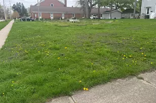 1125 W Grand Ave, Muskegon, MI 49441 - Photo 1