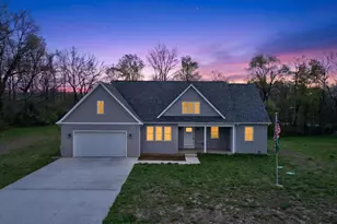 6313 Sweet Clover Hills Dr, Jonesville, MI 49250 - Photo 1