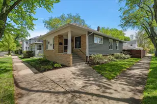 1017 Court St, Saint Joseph, MI 49085 - Photo 1