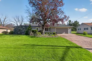 1616 Cascade Ct, Jackson, MI 49203 - Photo 1
