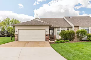 430 Cottonwood Ln, Saline, MI 48176 - Photo 1