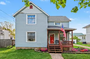 506 N Kalamazoo St, Paw Paw, MI 49079 - Photo 1