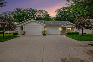 1268 N Blue Heron Dr, Ludington, MI 49431 - Photo 1