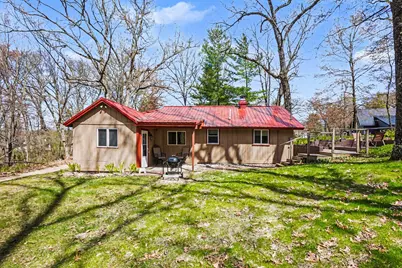 880 W Lincoln Avenue, White Cloud, MI 49349 - Photo 1