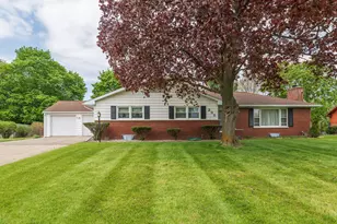 235 Central St, Battle Creek, MI 49017 - Photo 1