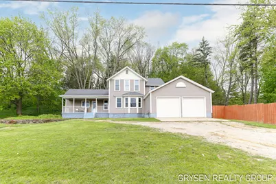 5527 W River Drive NE, Comstock Park, MI 49321 - Photo 1