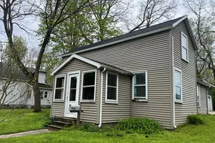 627 S 5th St, Niles, MI 49120 - Photo 1