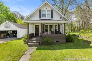 447 E Lincoln Ave, Ionia, MI 48846 - Photo 1