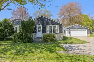 711 Riley St, Holland, MI 49424 - Photo 1