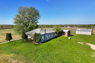 4659 Hendershot Ave NW, Grand Rapids, MI 49544 - Photo 1