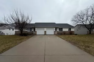 922 Vos St, Jenison, MI 49428 - Photo 1