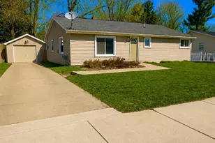 714 Cherry St, Charlotte, MI 48813 - Photo 1