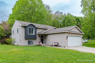 806 Grindle Dr SE, Lowell, MI 49331 - Photo 1