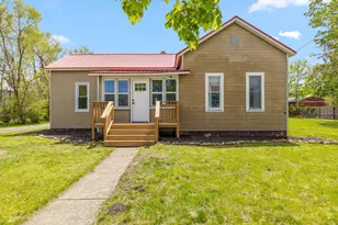 156 W Beech St NE, Cedar Springs, MI 49319 - Photo 1