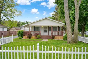 2105 Carlton Blvd, Jackson, MI 49203 - Photo 1