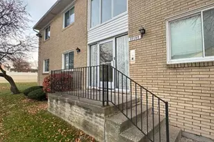 37102 Aberdeen Dr, Sterling Heights, MI 48312 - Photo 1