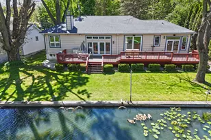 31886 W Lakeshore Dr, Dowagiac, MI 49047 - Photo 1