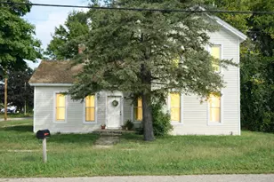 501 E Paw Paw St, Paw Paw, MI 49079 - Photo 1
