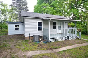 822 N Berrien St, Albion, MI 49224 - Photo 1