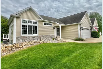 115 Stony Ridge Court, Hillsdale, MI 49242 - Photo 1