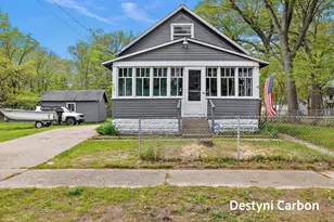 635 Leonard Ave, Muskegon, MI 49442 - Photo 1