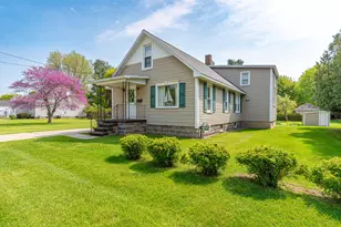 817 Oak St, Manistee, MI 49660 - Photo 1