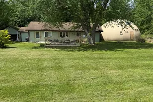 2010 Kerlikowske Rd, Benton Harbor, MI 49022 - Photo 1