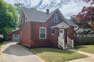406 N Rowe St, Ludington, MI 49431 - Photo 1