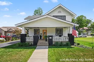 211 W Cass St, Greenville, MI 48838 - Photo 1
