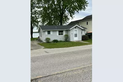 816 Lakeview Drive, Fremont, MI 49412 - Photo 1