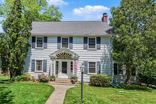 304 Creston Ave, Kalamazoo, MI 49001 - Photo 1