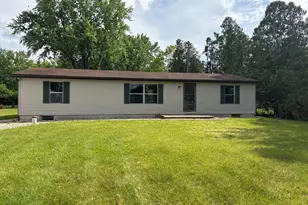 19797 S Metcalf, Edwardsburg, MI 49112 - Photo 1