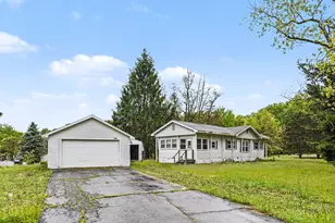39391 Sandy Ridge Cir, Mattawan, MI 49071 - Photo 1