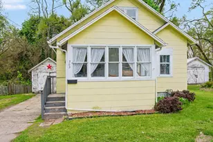 303 N Lowe St, Dowagiac, MI 49047 - Photo 1