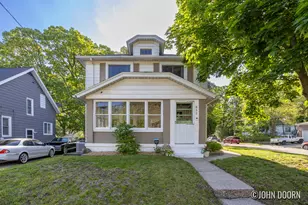 852 Diamond Ave NE, Grand Rapids, MI 49503 - Photo 1