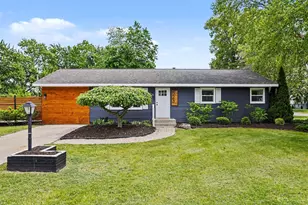 823 W Merchant St, New Buffalo, MI 49117 - Photo 1