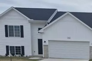 724 Manorwood Cir, Benton Harbor, MI 49022 - Photo 1