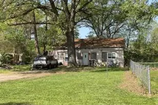 1154 Fairfax Ave, Jackson, MI 49203 - Photo 1
