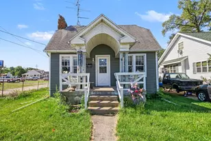 18 34th St SW, Grand Rapids, MI 49548 - Photo 1
